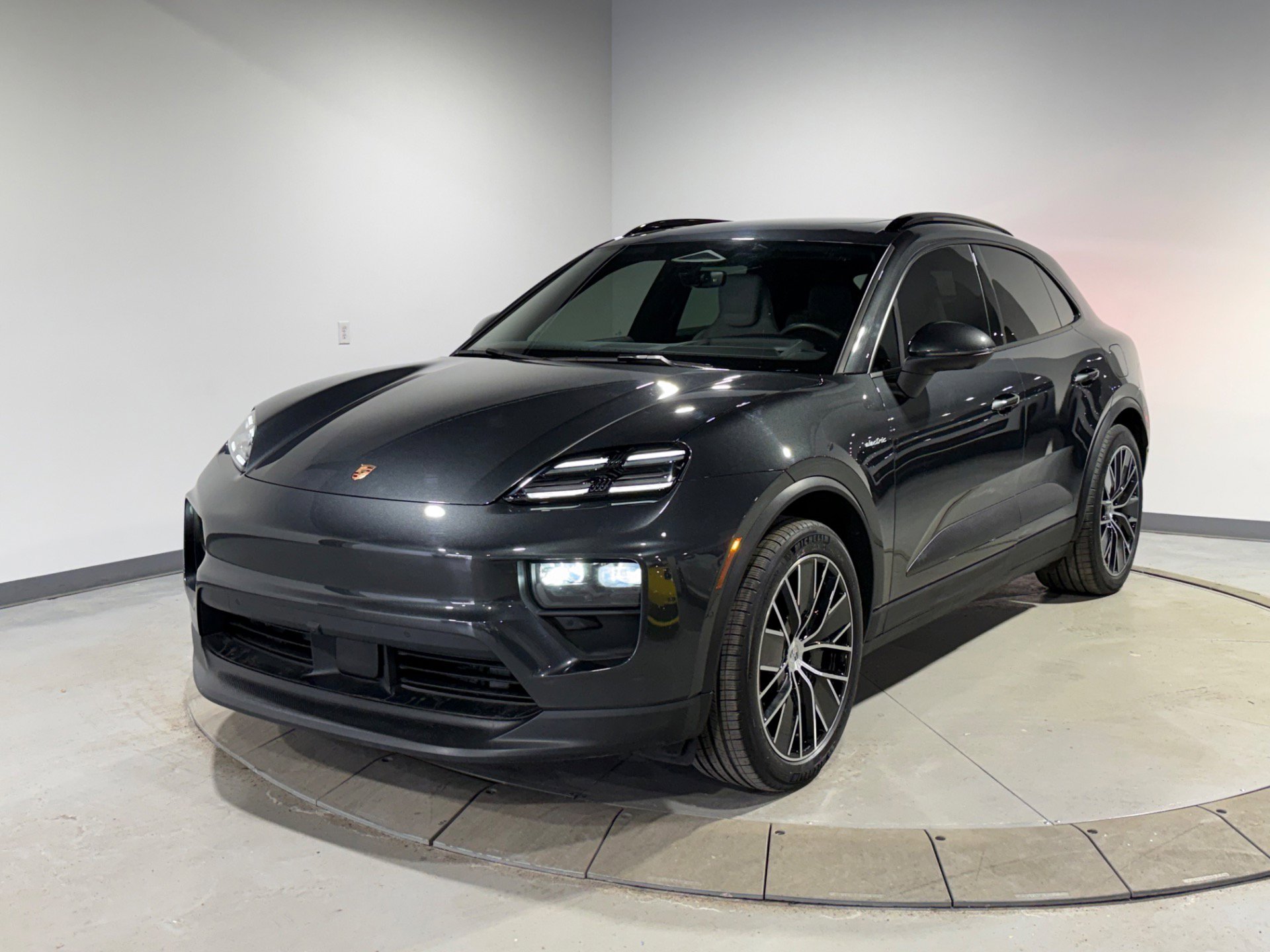 Used 2024 Porsche Macan 4 Electric w/ Premium Package image 4