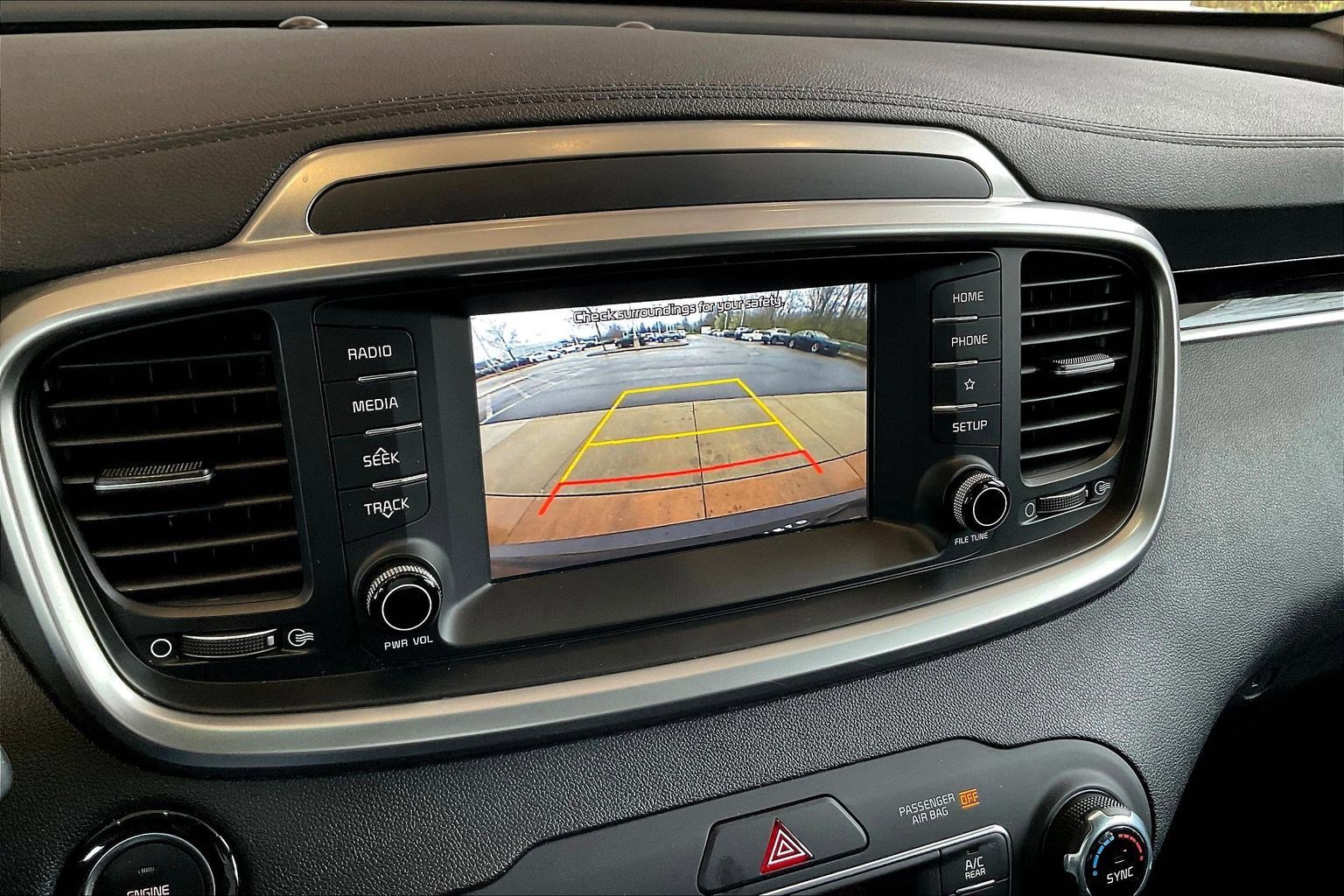 Used 2020 Kia Sorento S image 14