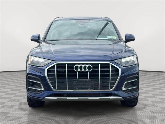 Used 2023 Audi Q5 2.0T Premium w/ Convenience Package AWD/4WD image 2
