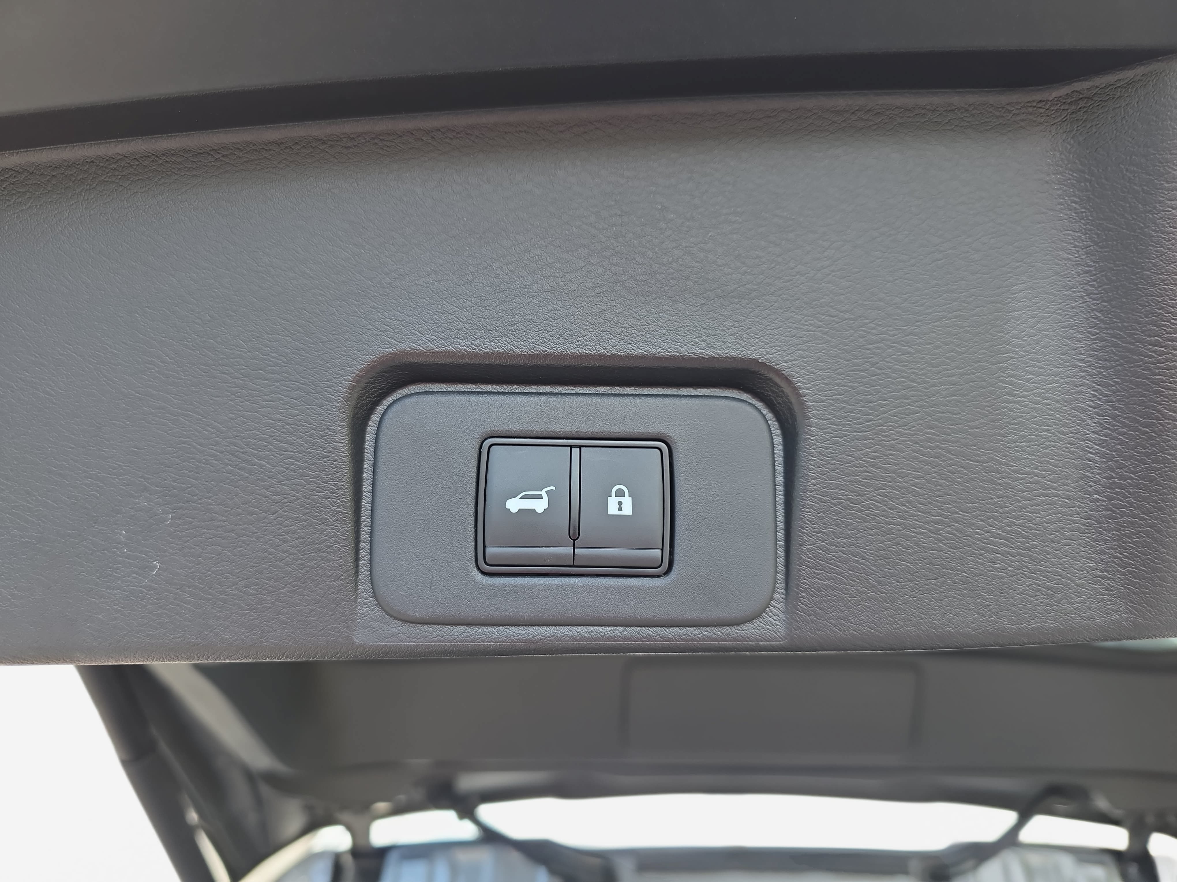Used 2024 Nissan Rogue SV AWD/4WD image 11