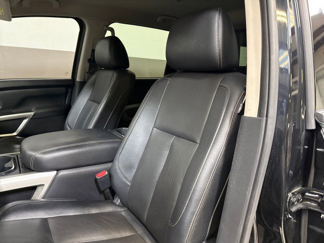 Used 2018 Nissan Titan SL w/ Chrome Package image 16