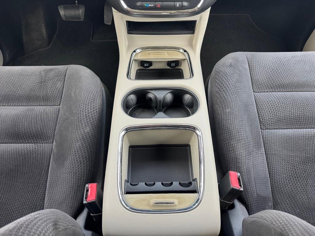 Used 2014 Dodge Grand Caravan SXT image 19