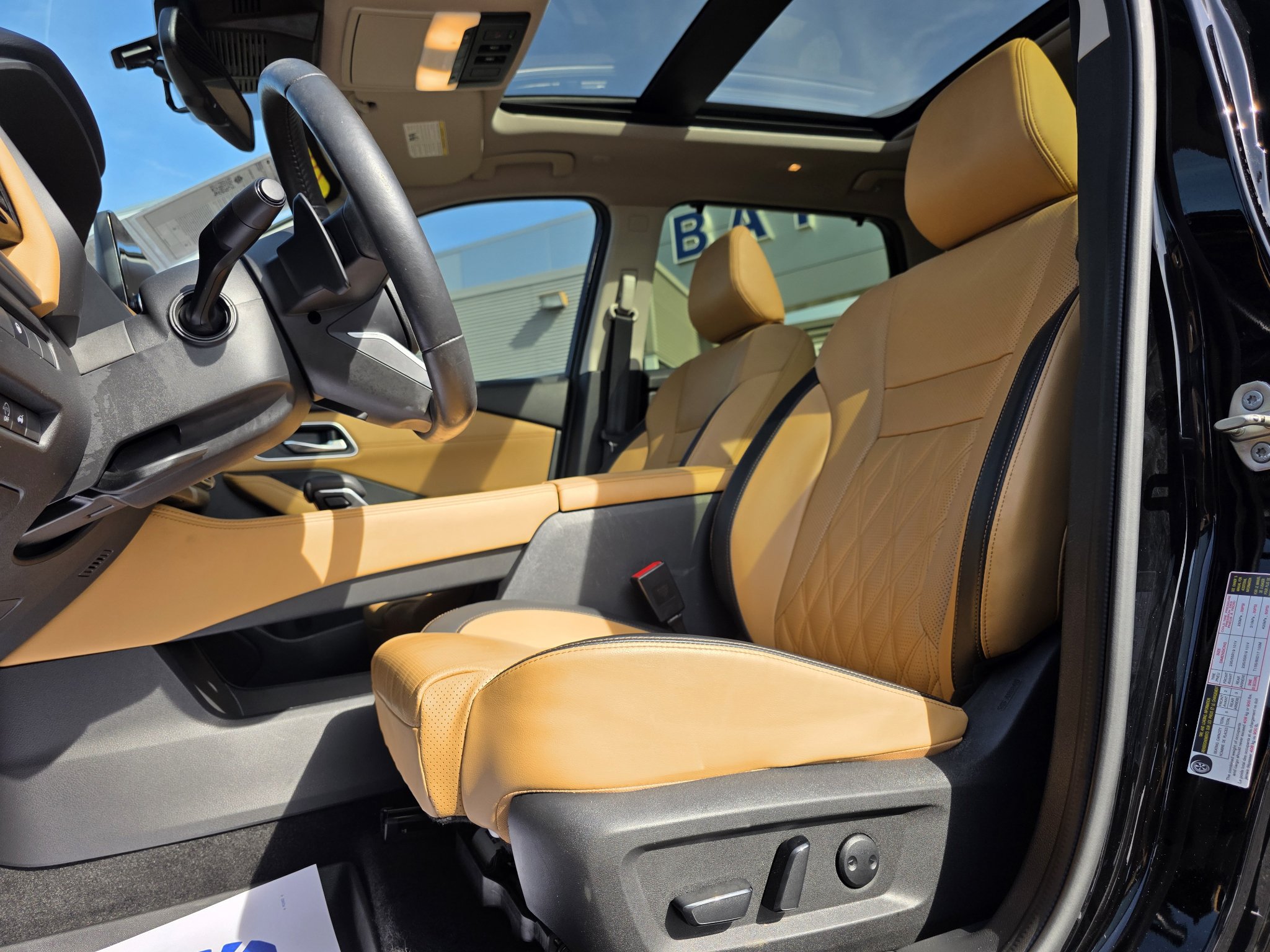 Used 2023 Nissan Rogue Platinum FWD image 15