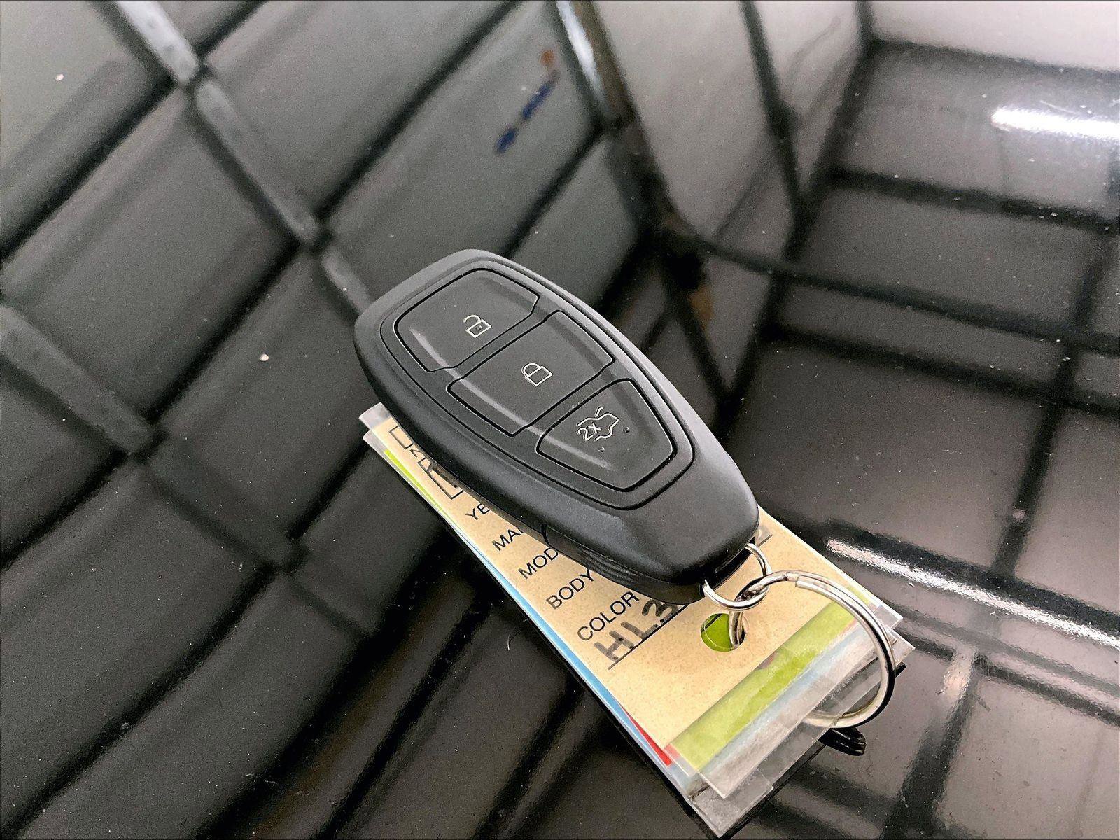 Used 2017 Ford Focus ST image 9