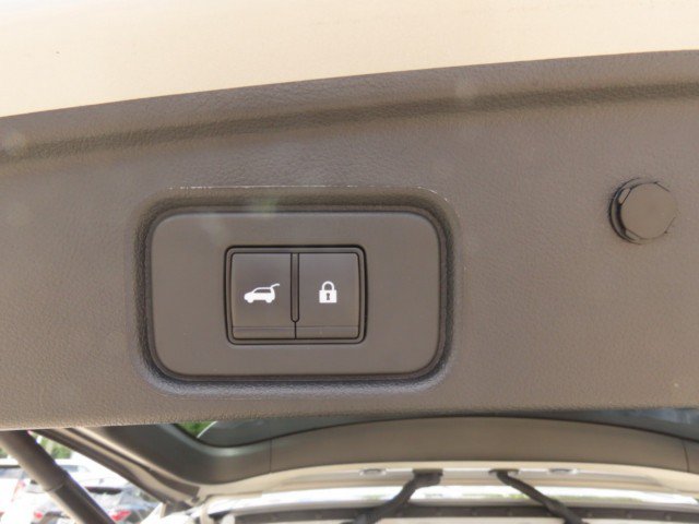 Used 2024 Nissan Pathfinder Platinum w/ Lighting Package (N93) FWD image 13