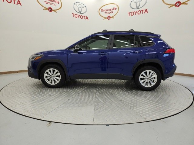Used 2025 Toyota Corolla Cross LE image 5