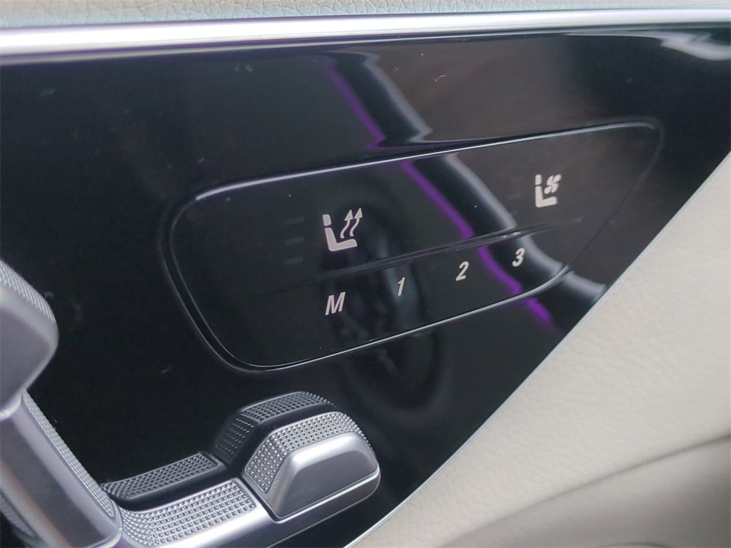 Used 2022 Mercedes-Benz C 300 Sedan image 23