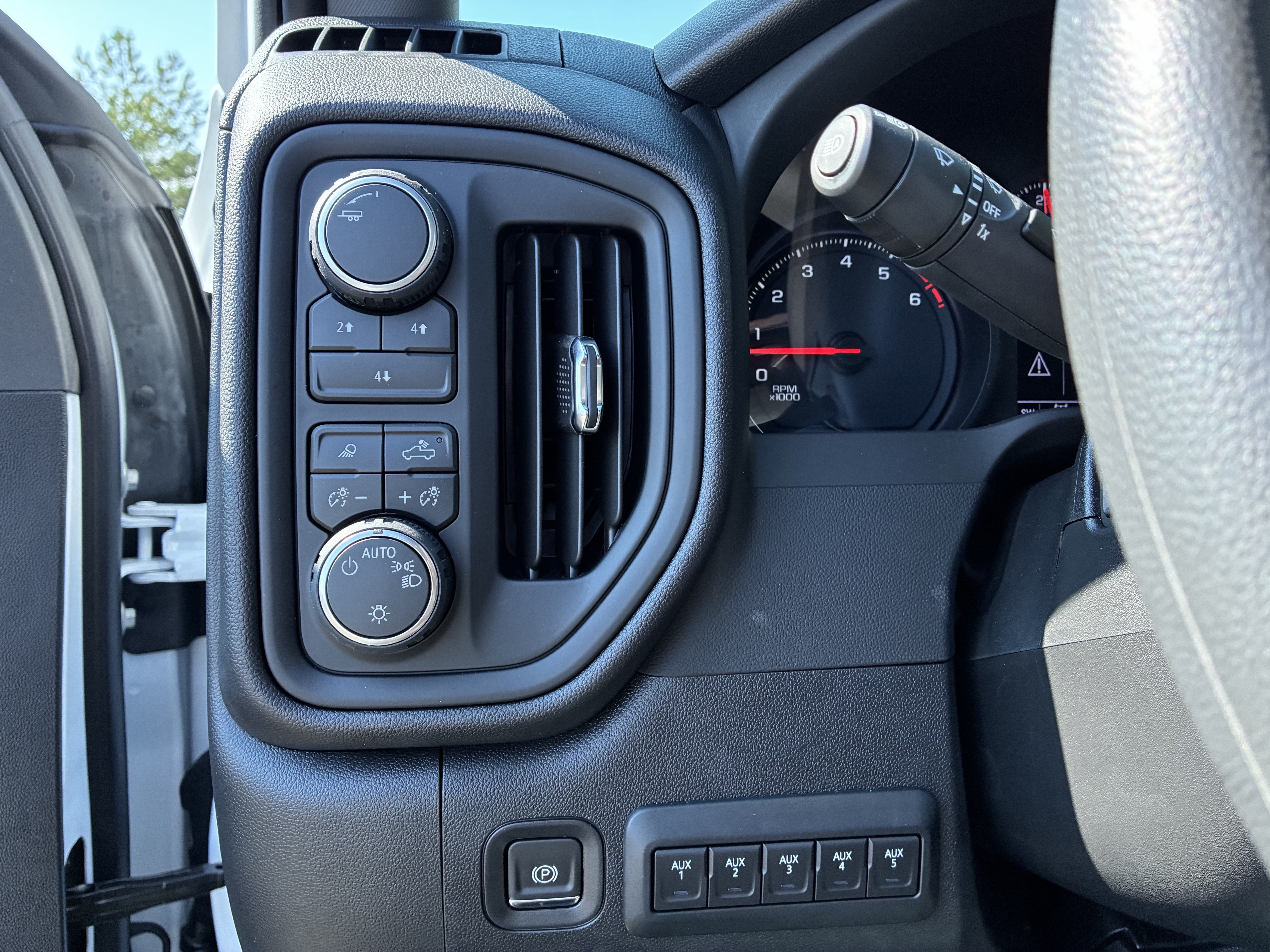 New 2026 Chevrolet Silverado 3500 W/T w/ WT Convenience Package AWD/4WD image 31