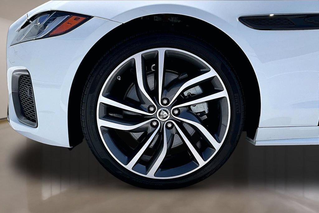 Used 2024 Jaguar XF R-Dynamic SE AWD/4WD image 32