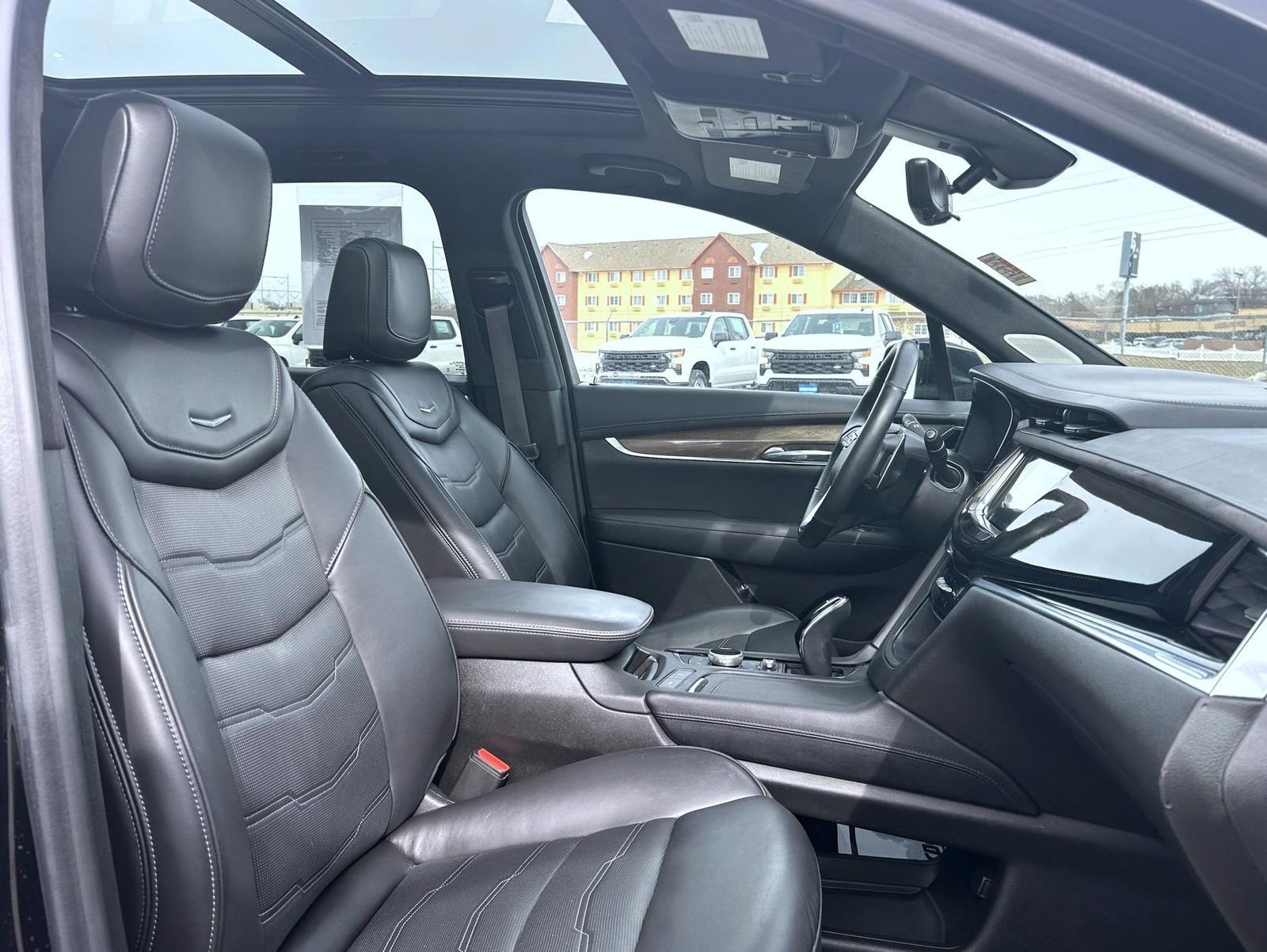 Used 2022 Cadillac XT6 Sport w/ Platinum Package image 19