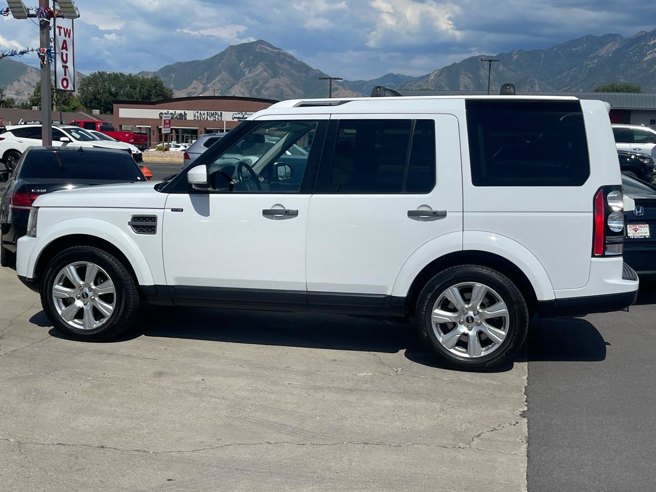 Used 2014 Land Rover LR4 HSE AWD/4WD image 8