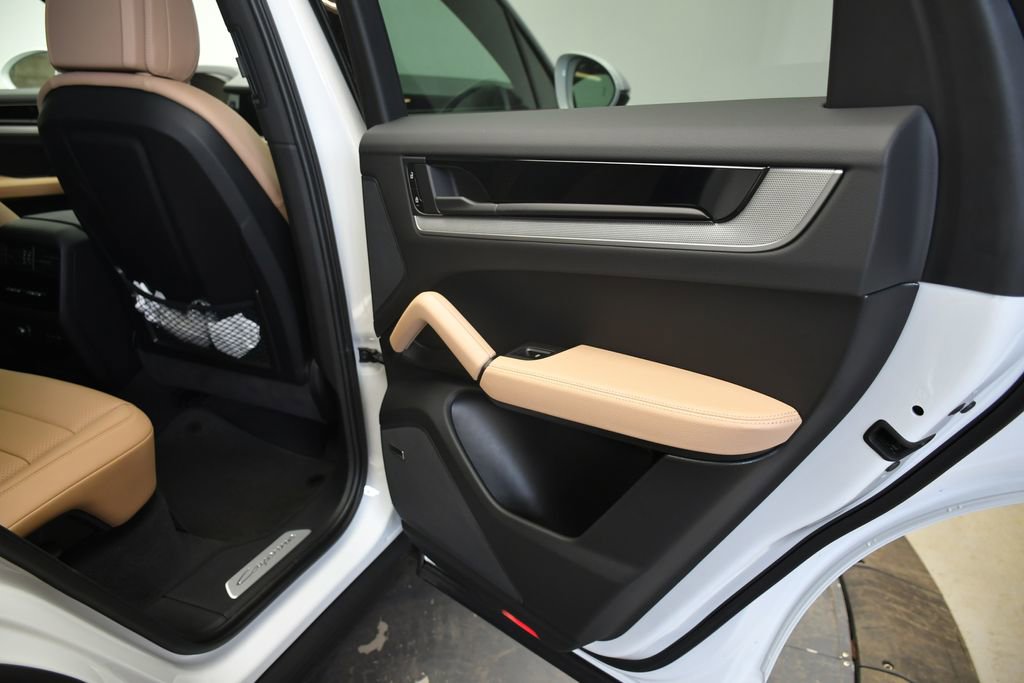New 2026 Porsche Cayenne S AWD/4WD image 23