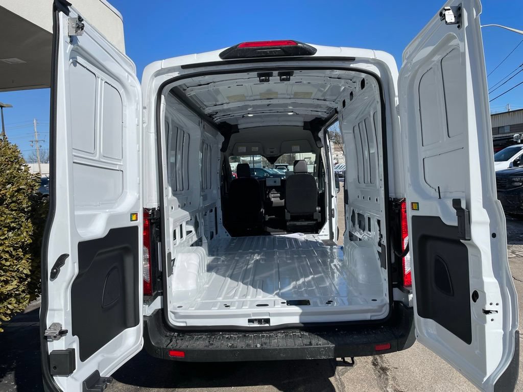 New 2026 Ford Transit 250 148 Medium Roof RWD image 18