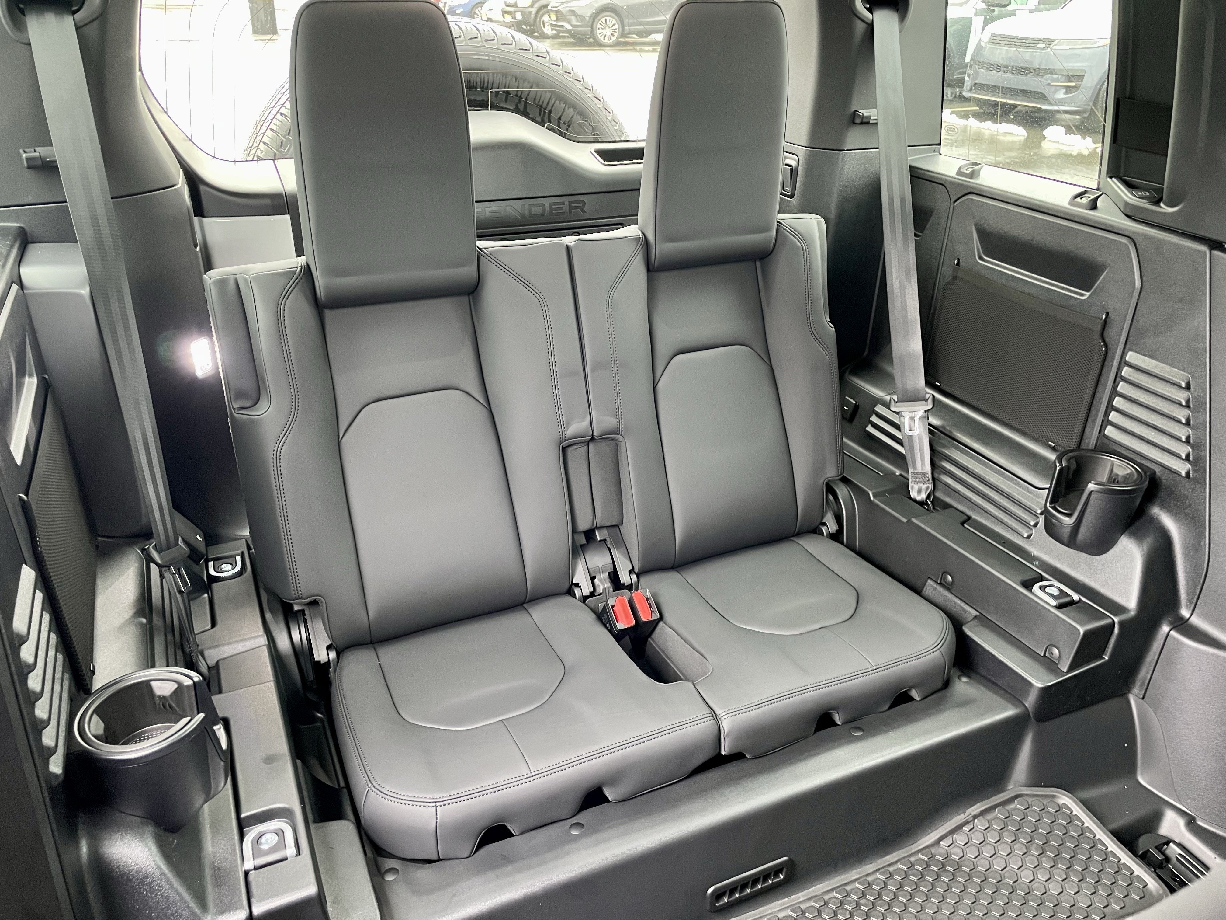 Certified 2025 Land Rover Defender 110 S AWD/4WD image 33