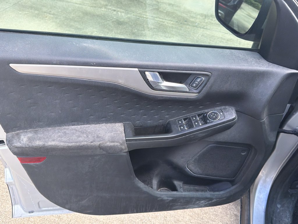 Used 2020 Ford Escape SE FWD image 15