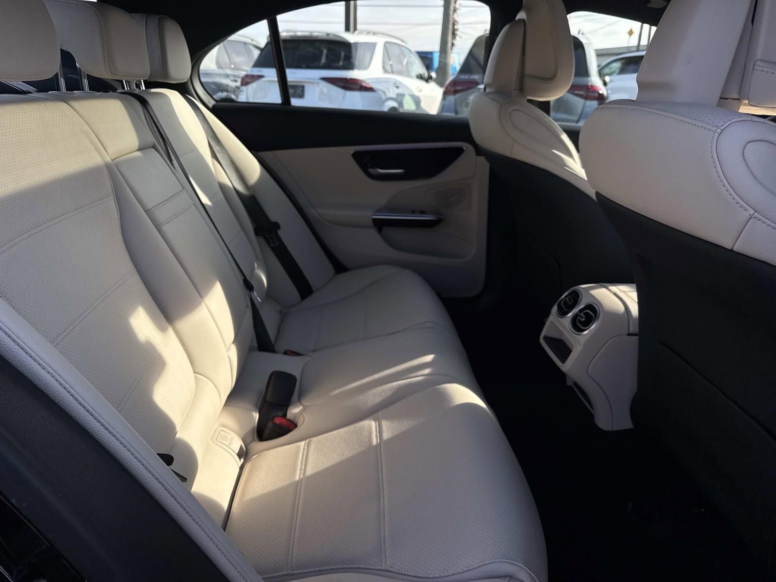 Used 2025 Mercedes-Benz C 300 Sedan image 9