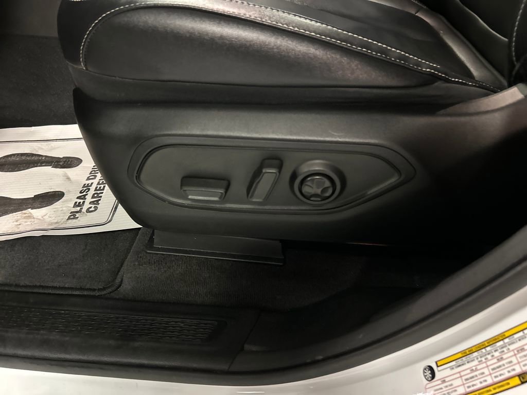 Used 2022 Jeep Grand Cherokee L Limited image 13