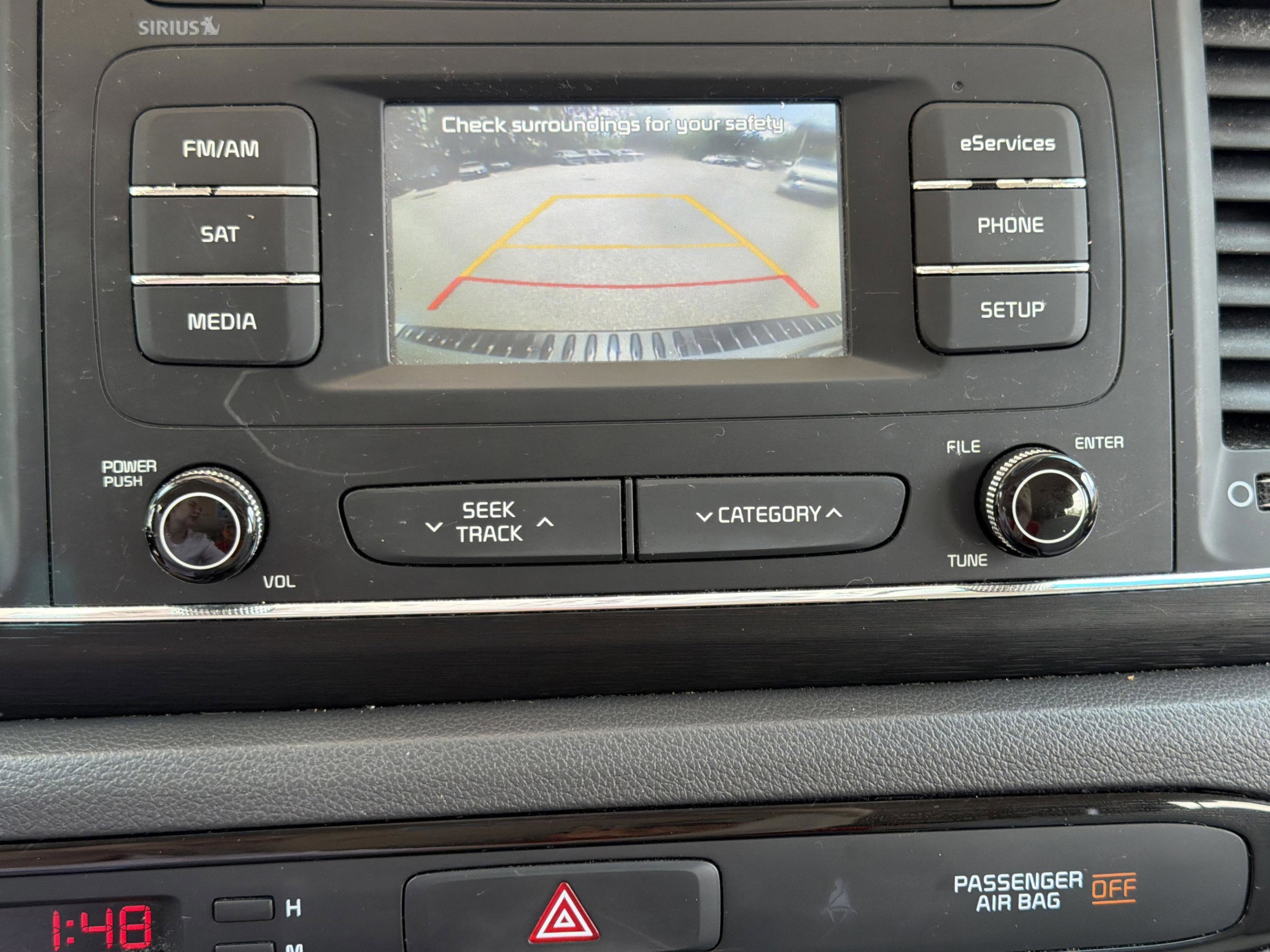 Used 2016 Kia Sedona LX w/ LX Convenience Package FWD image 12