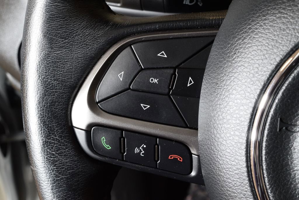 Used 2019 Jeep Renegade Limited w/ UConnect 8.4 Nav Group AWD/4WD image 19