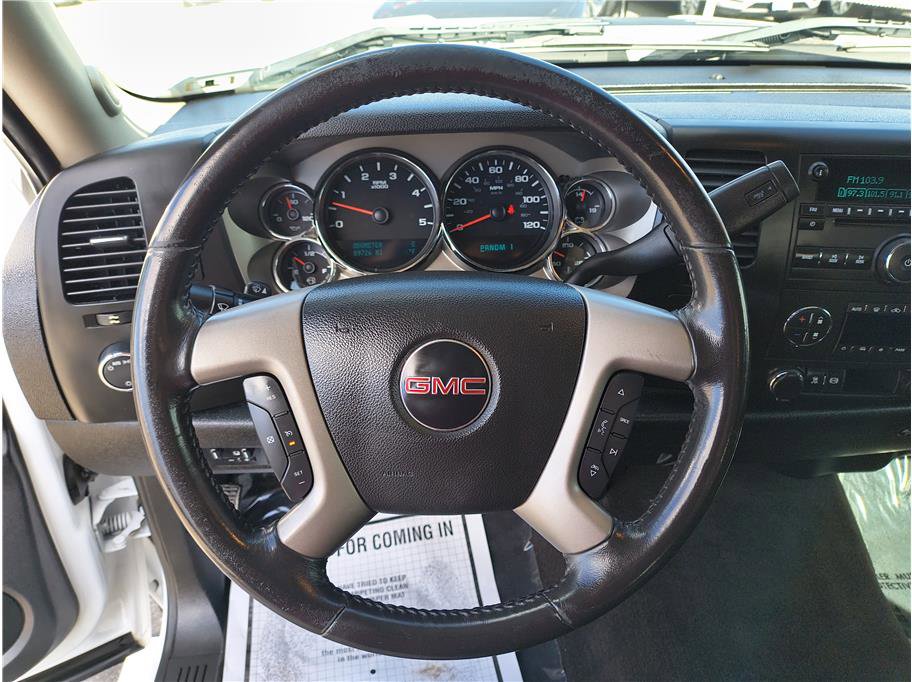 Used 2011 GMC Sierra 2500 SLE w/ SLE Preferred Package AWD/4WD image 8