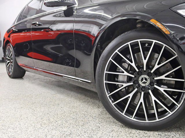 Used 2022 Mercedes-Benz S 580 4MATIC Sedan w/ Rear Seat Package image 4