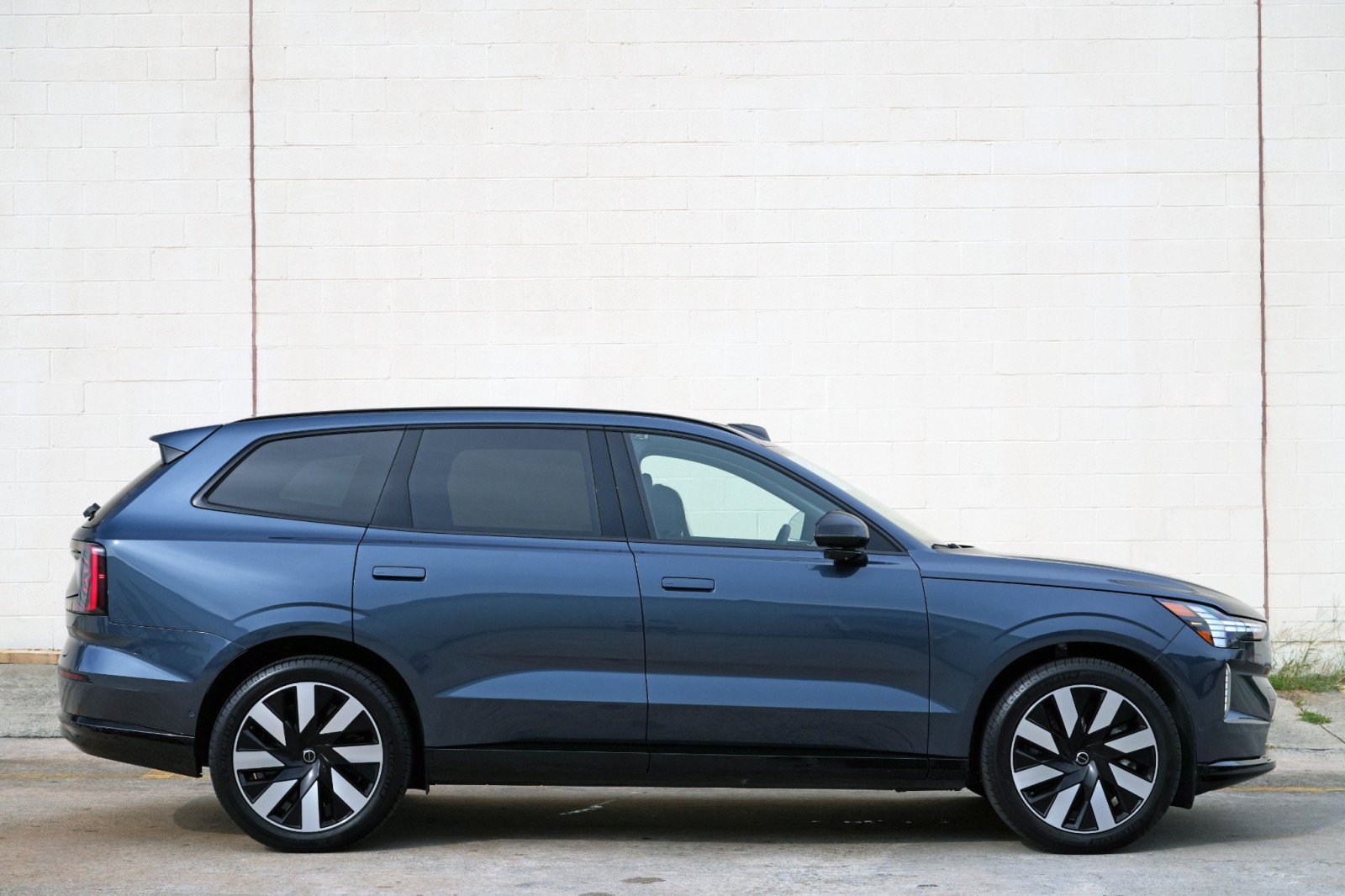 Used 2025 Volvo EX90 Ultra AWD/4WD image 55