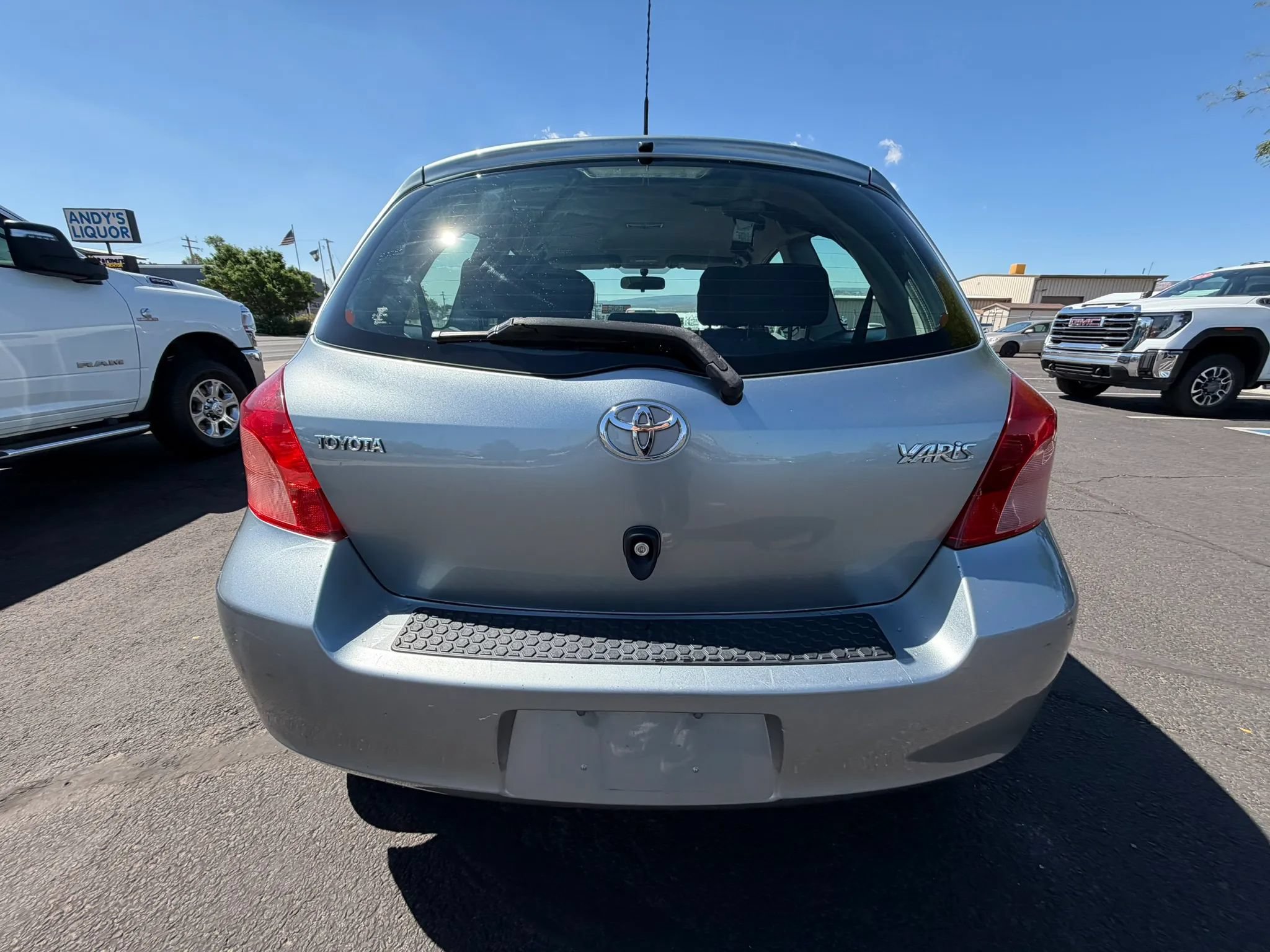 Used 2007 Toyota Yaris 2-Door Hatchback FWD image 7