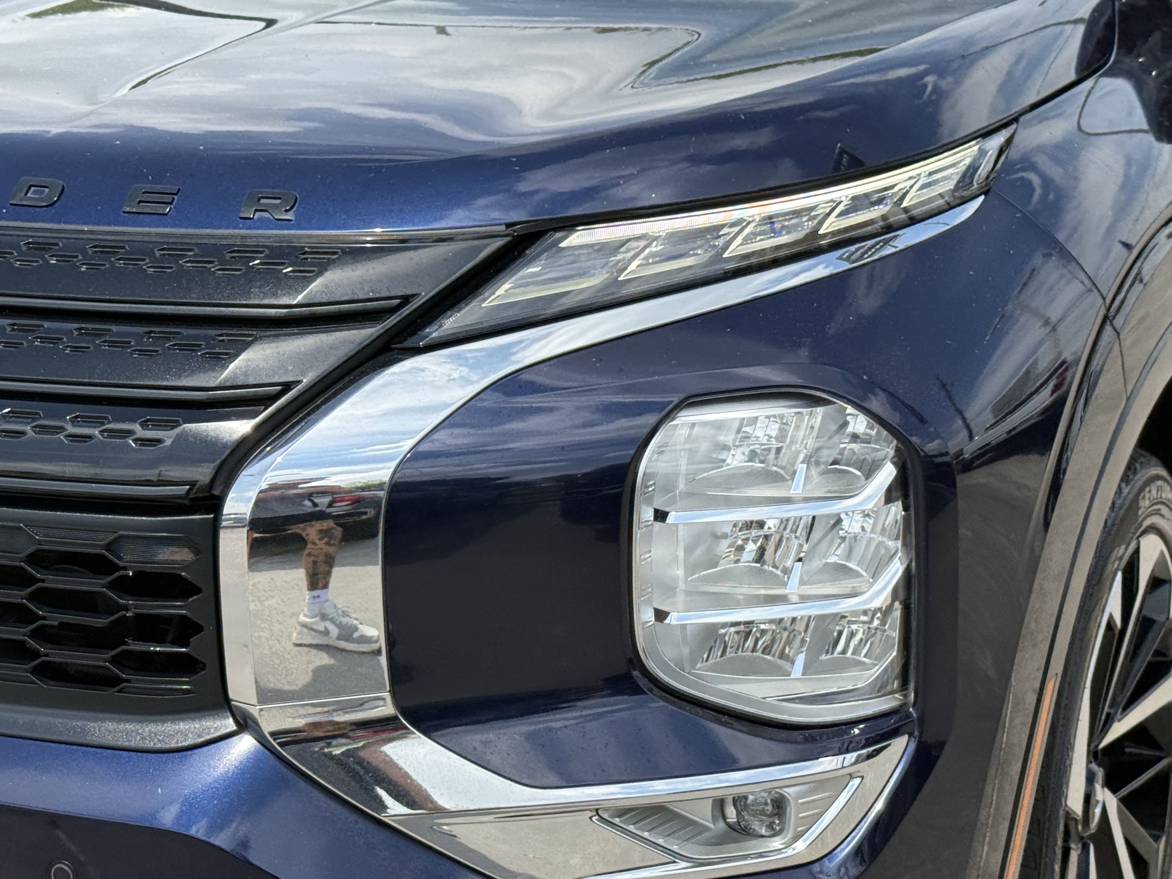 Used 2022 Mitsubishi Outlander SE image 11