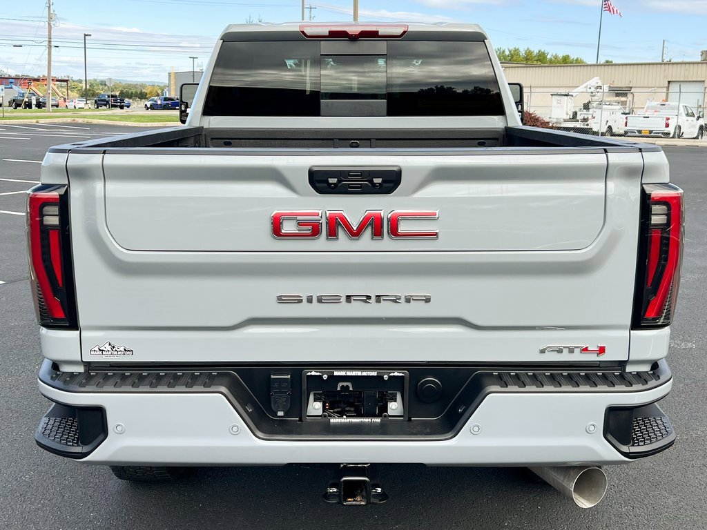 Used 2025 GMC Sierra 2500 AT4 image 10