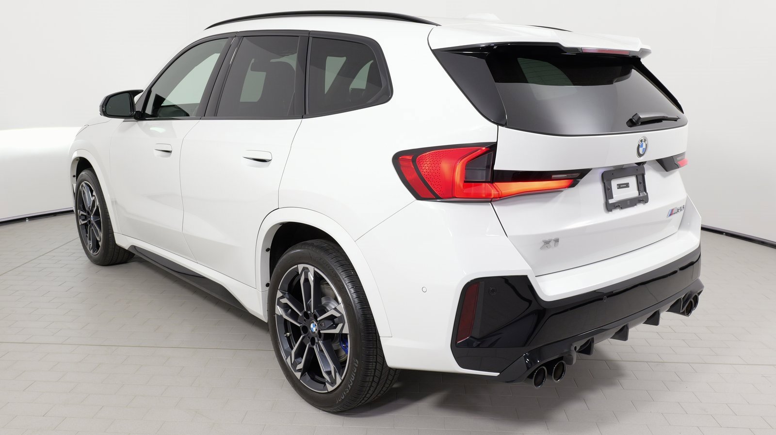Used 2024 BMW X1 M35i w/ Premium Package image 18