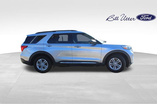 Used 2024 Ford Explorer XLT image 4