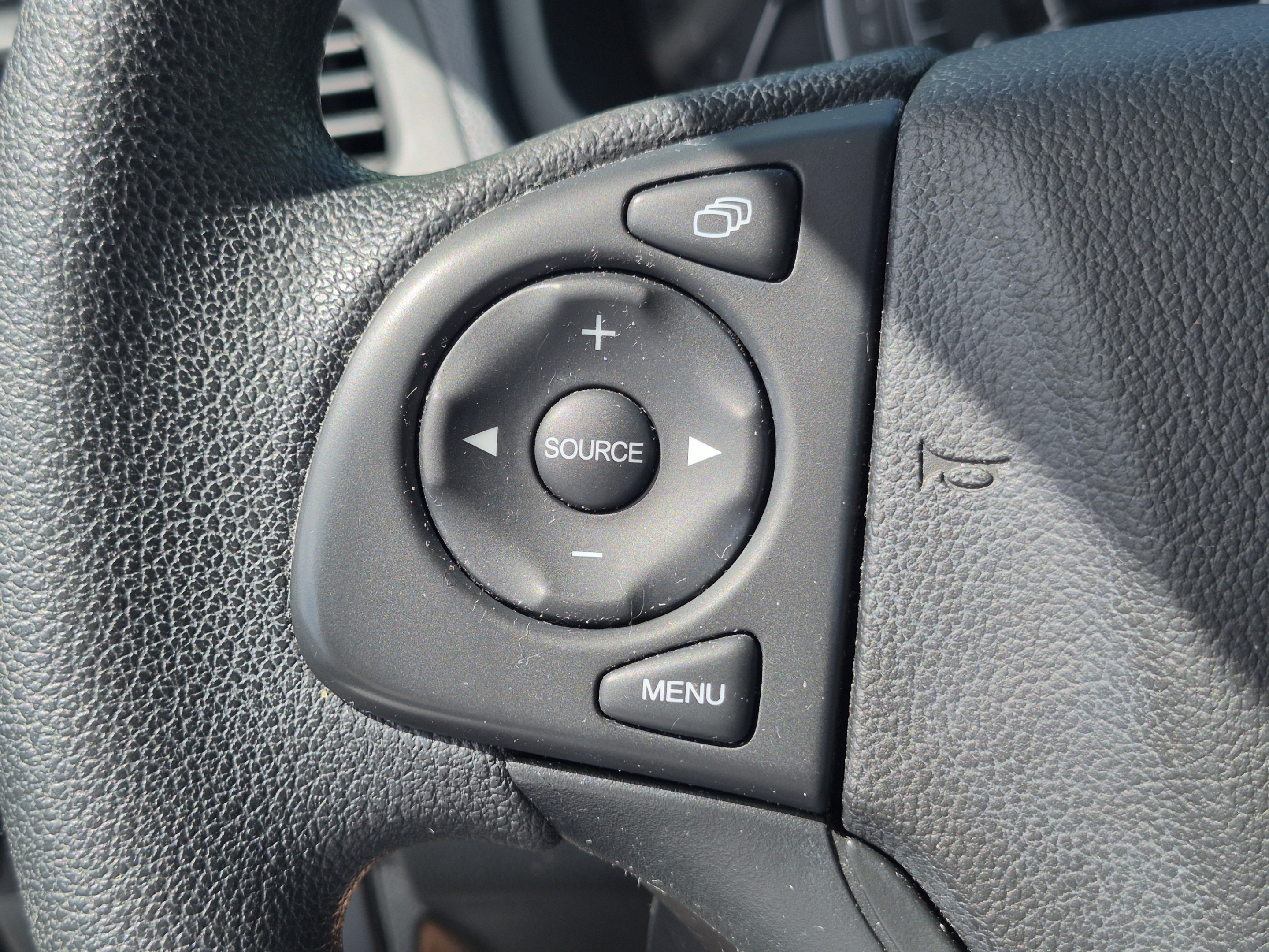 Used 2016 Honda CR-V LX image 25