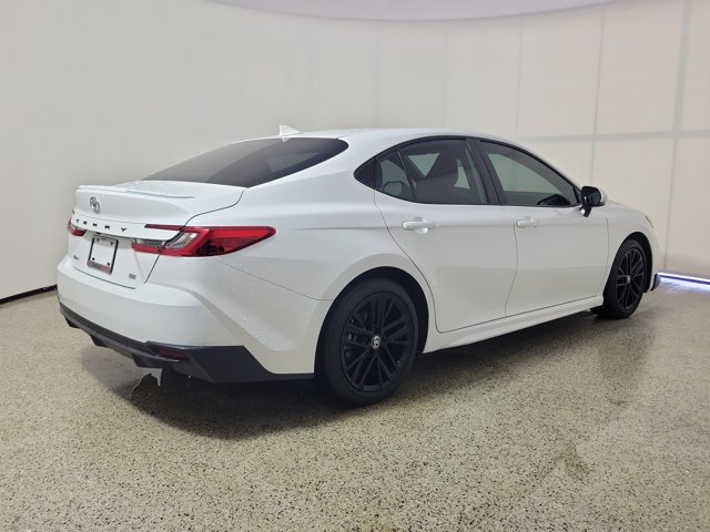 Used 2026 Toyota Camry SE FWD image 5