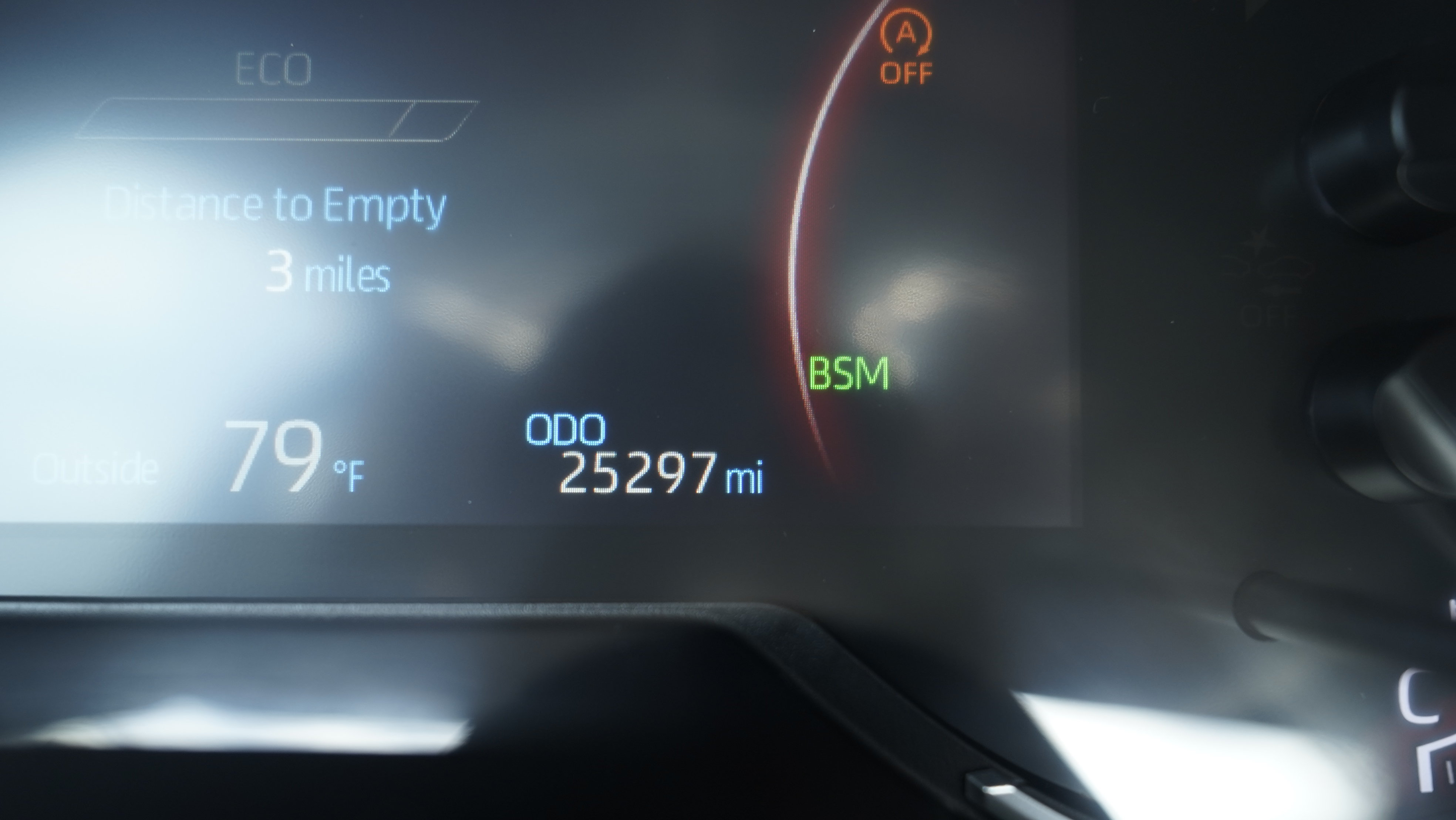 Used 2024 Toyota RAV4 XLE w/ Convenience Package FWD image 16