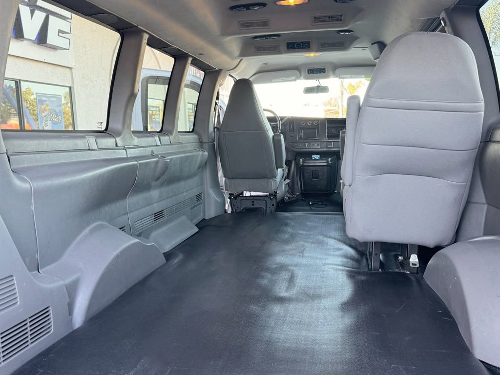 Used 2016 Chevrolet Express 2500 LT w/ LT Preferred Equipment Group RWD image 13