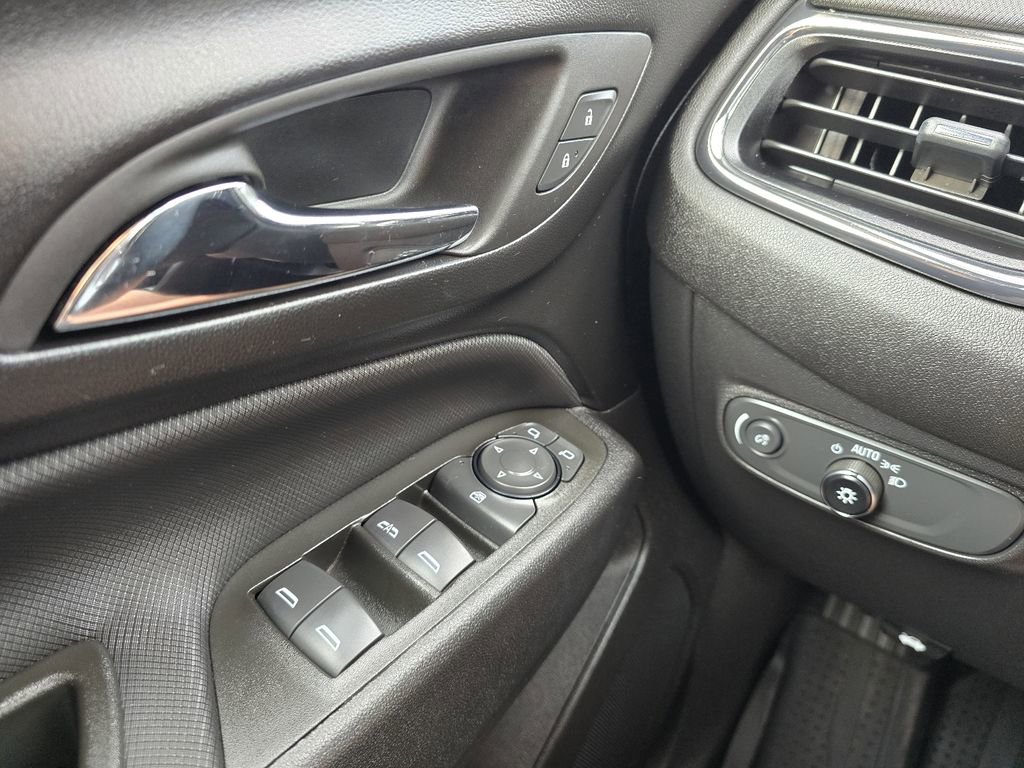 Used 2024 Chevrolet Equinox RS w/ RS Leather Package image 22