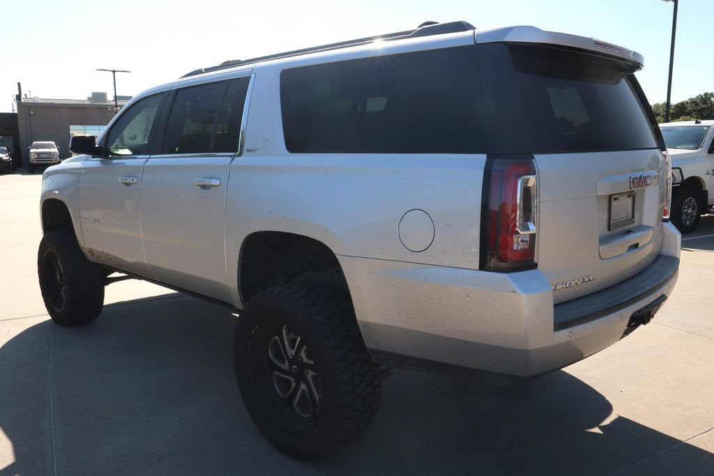 Used 2017 GMC Yukon XL SLT w/ Open Road Package AWD/4WD image 7
