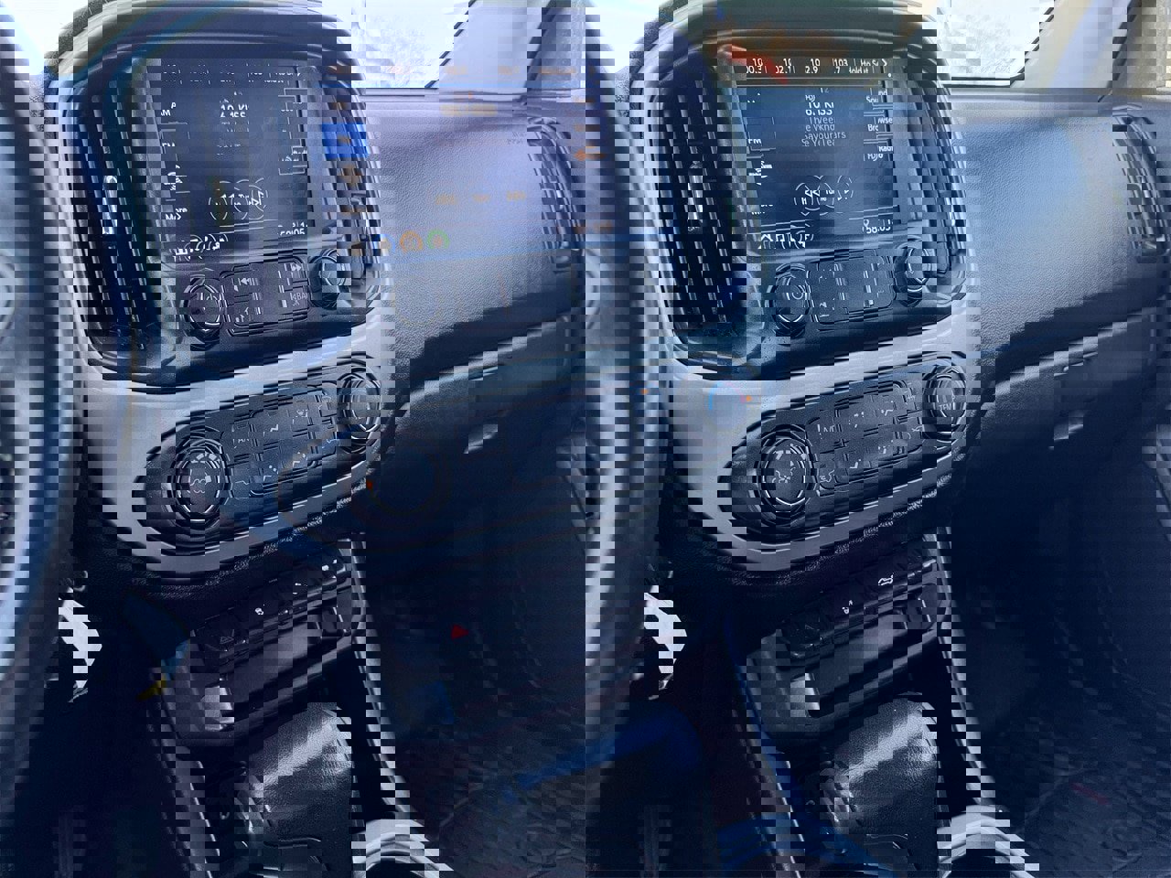 Used 2019 Chevrolet Colorado LT image 16