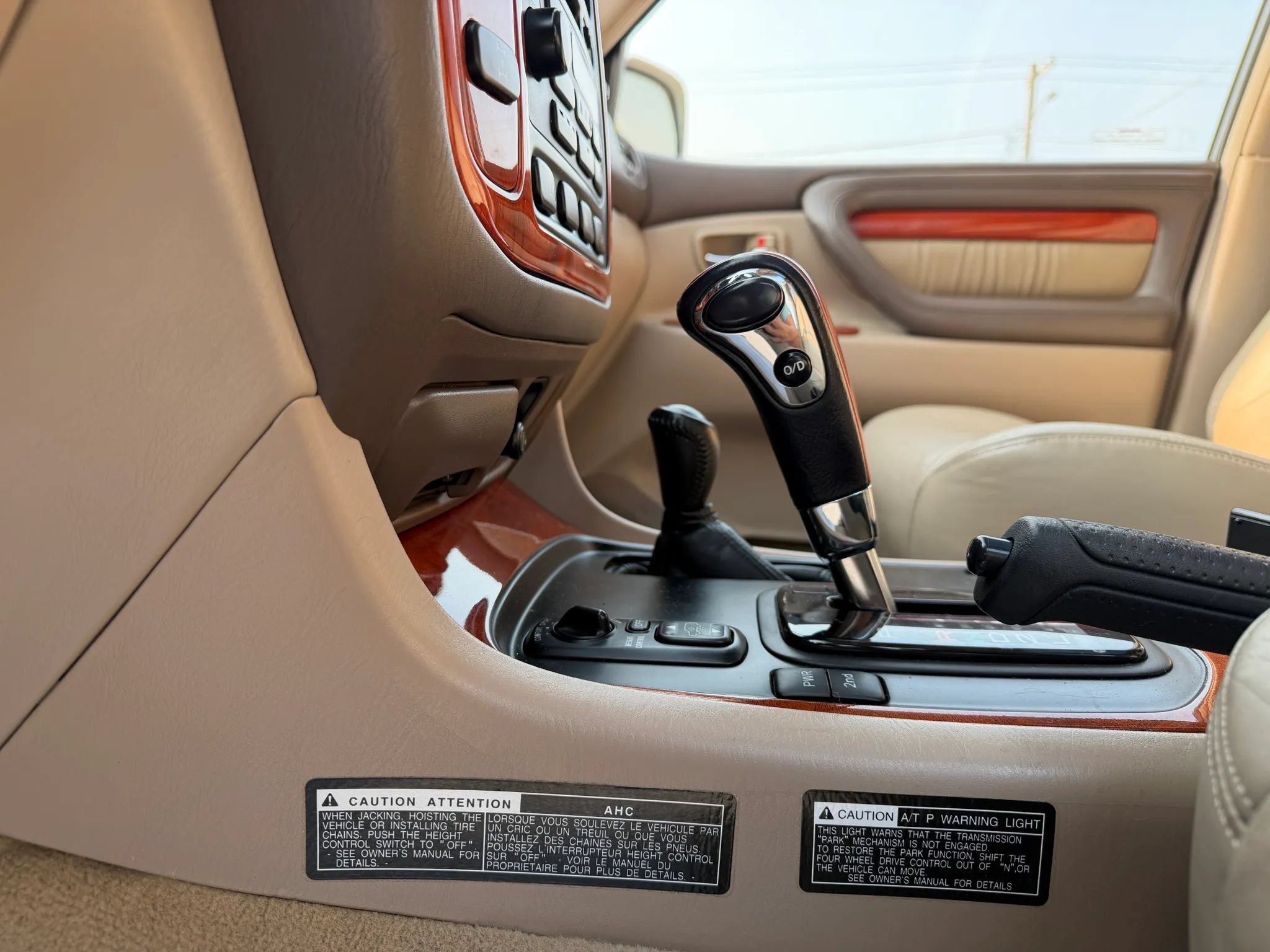 Used 2000 Lexus LX 470 4WD image 11