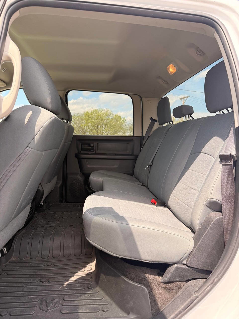 Used 2017 RAM 2500 Tradesman w/ Chrome Appearance Group AWD/4WD image 9