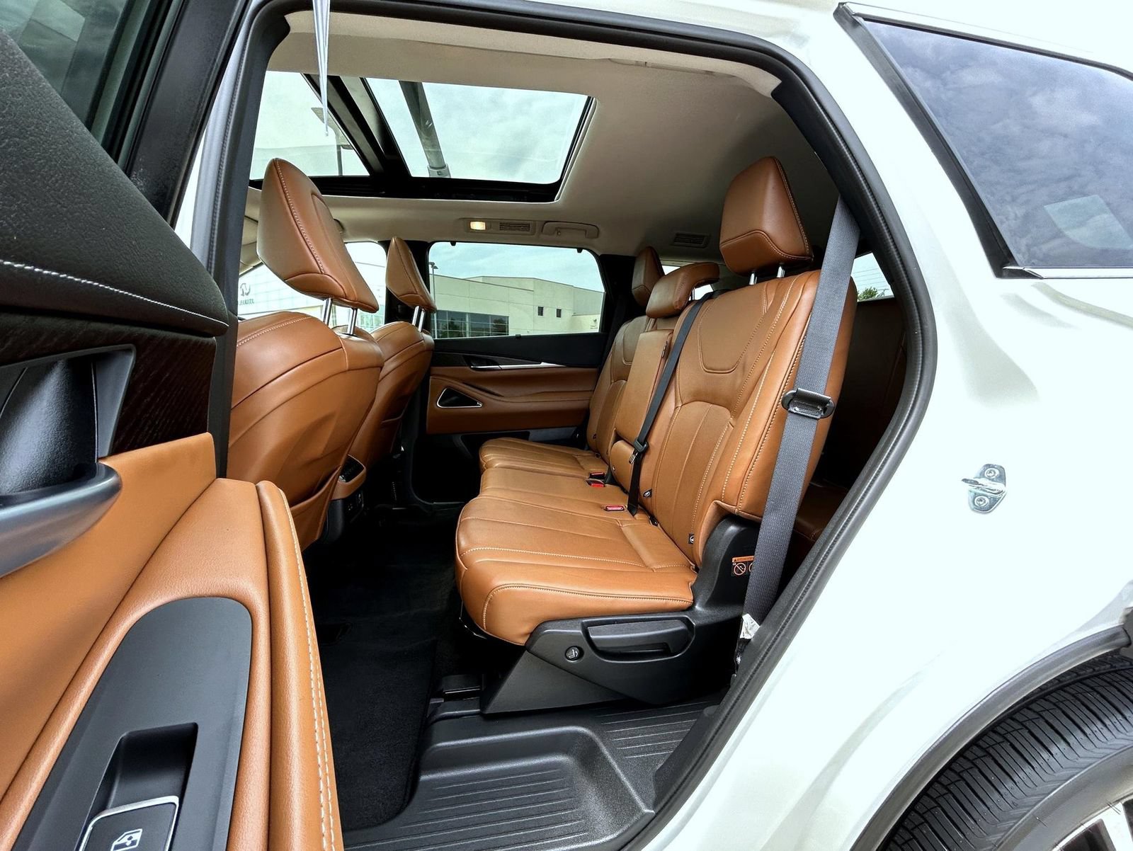 Certified 2023 INFINITI QX60 Sensory w/ Vision Package AWD/4WD image 21