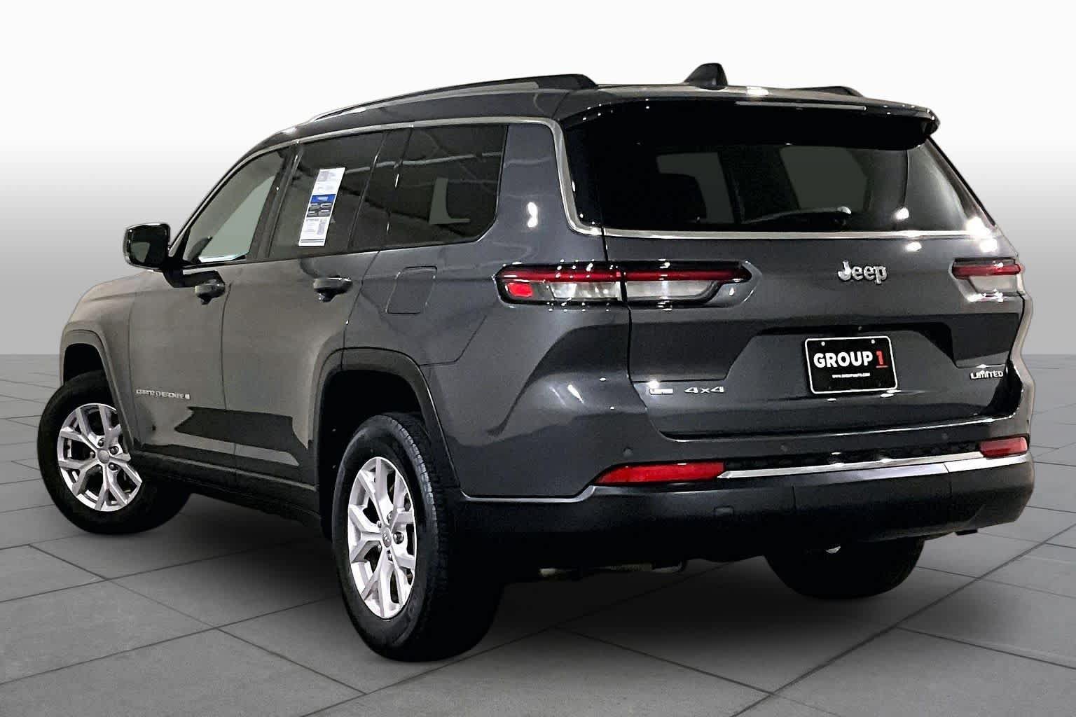 Used 2022 Jeep Grand Cherokee L Limited AWD/4WD image 11