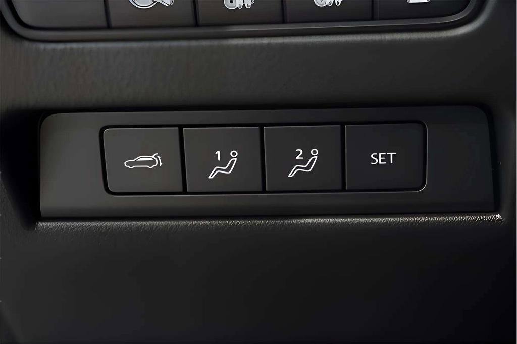 New 2025 MAZDA CX-70 Plug-In Hybrid w/ Premium Pkg AWD/4WD image 26