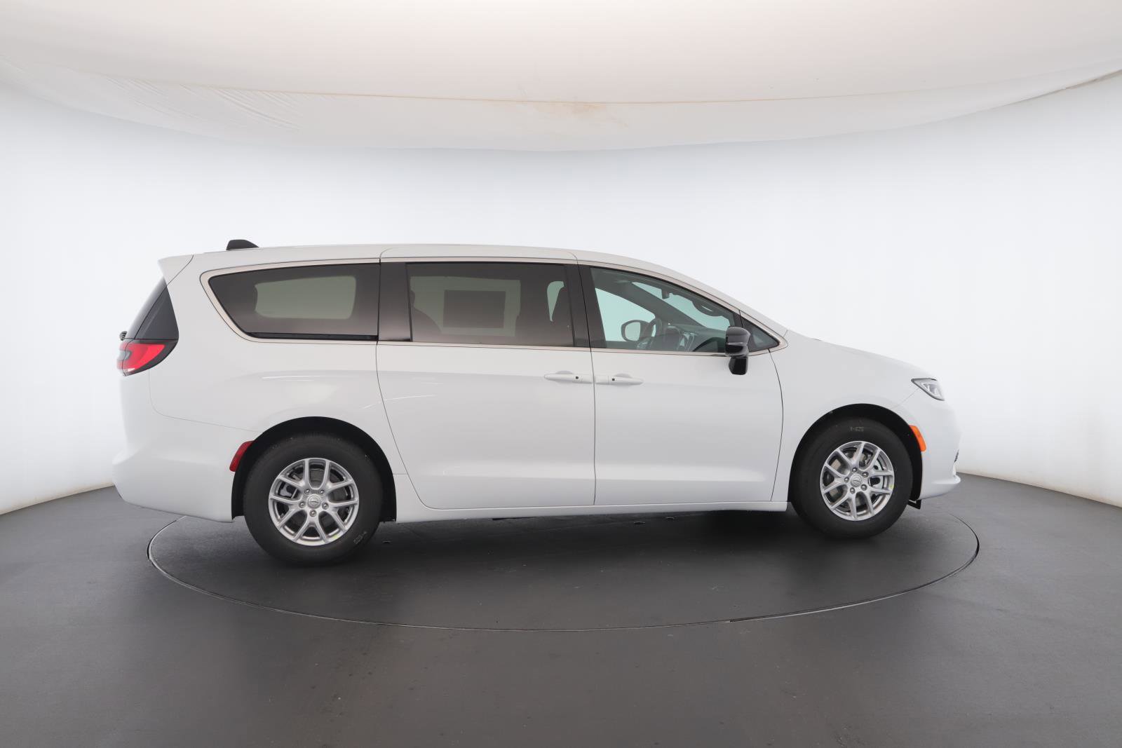 New 2026 Chrysler Pacifica Select image 30