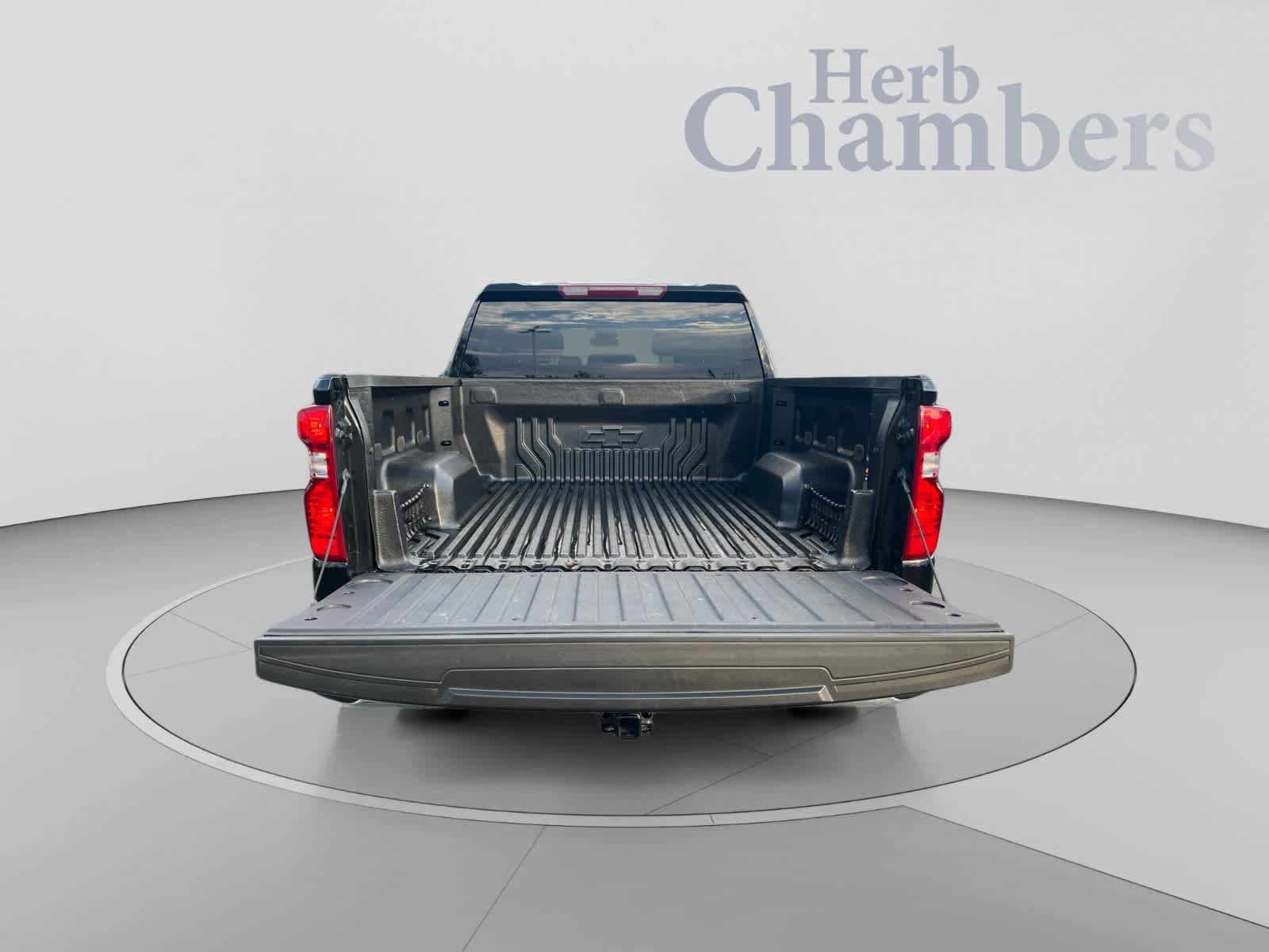 Used 2024 Chevrolet Silverado 1500 LT AWD/4WD image 7