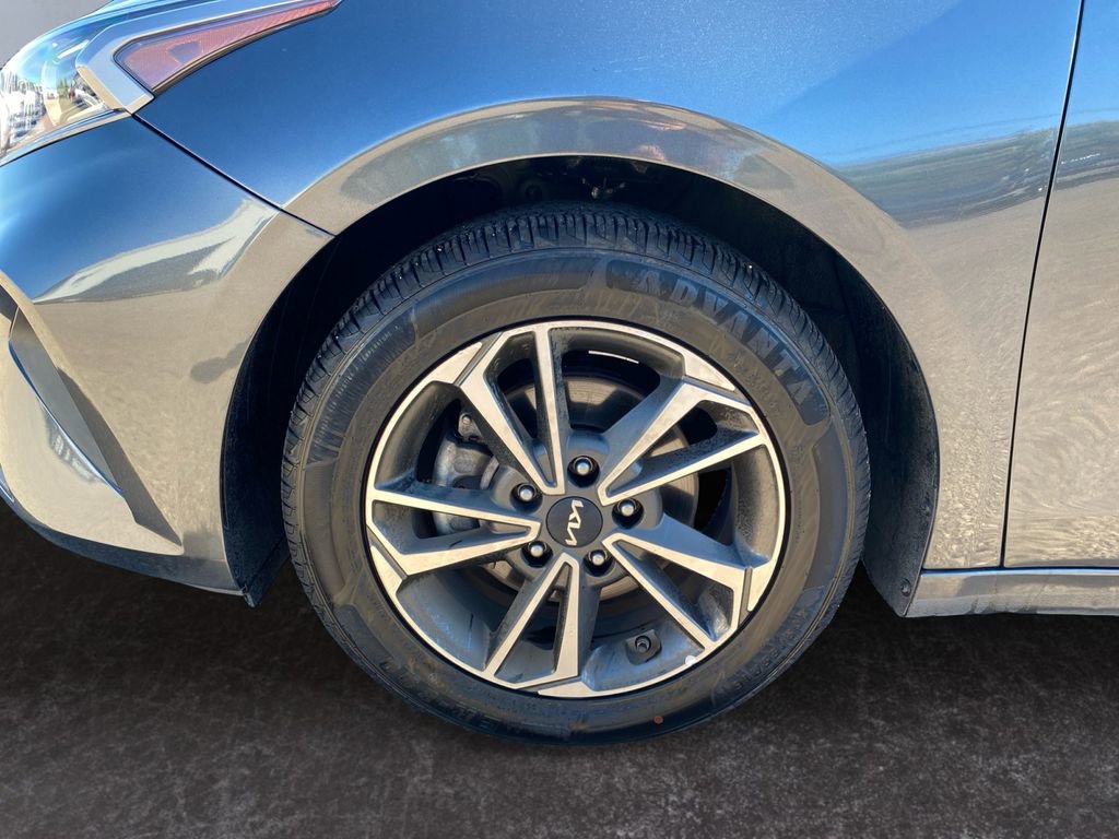 Used 2024 Kia Forte LXS FWD image 14