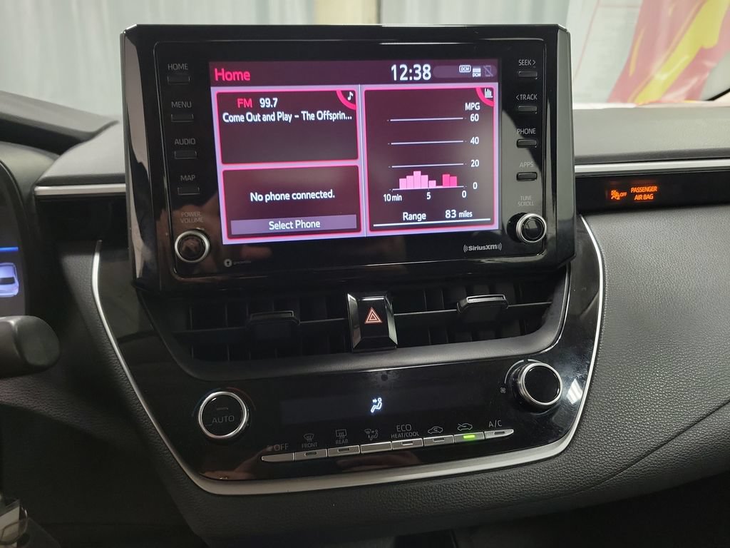 Used 2022 Toyota Corolla LE FWD image 14