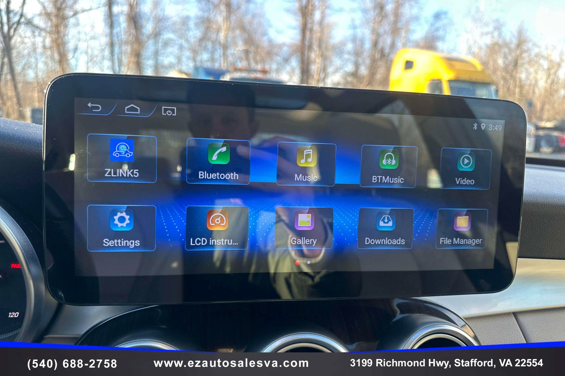 Used 2017 Mercedes-Benz C 300 4MATIC Sedan w/ Premium 2 Package image 25