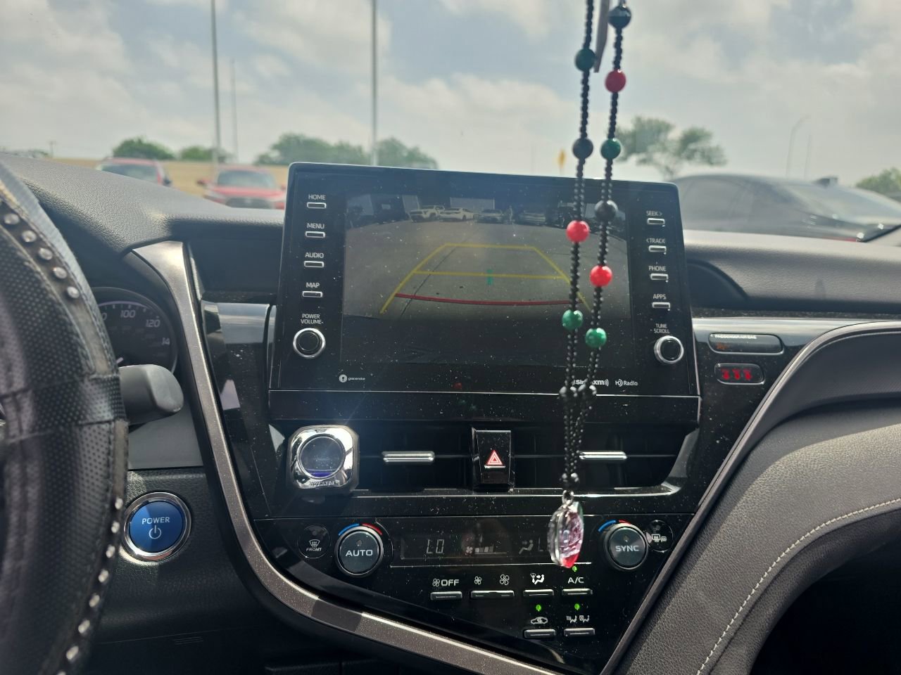 Used 2022 Toyota Camry SE w/ Audio Upgrade Package FWD image 9