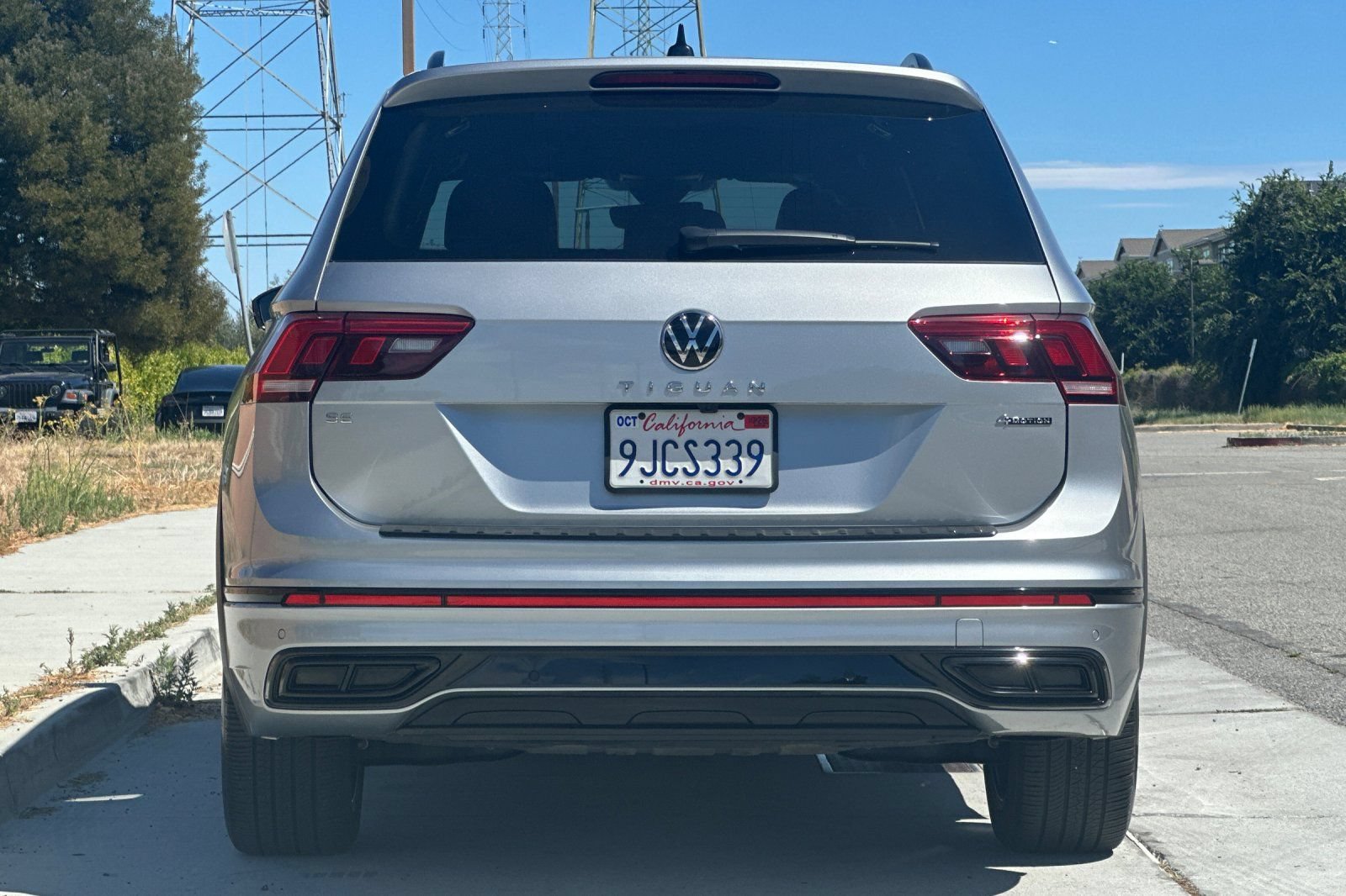 Used 2023 Volkswagen Tiguan SE R-Line AWD/4WD image 5